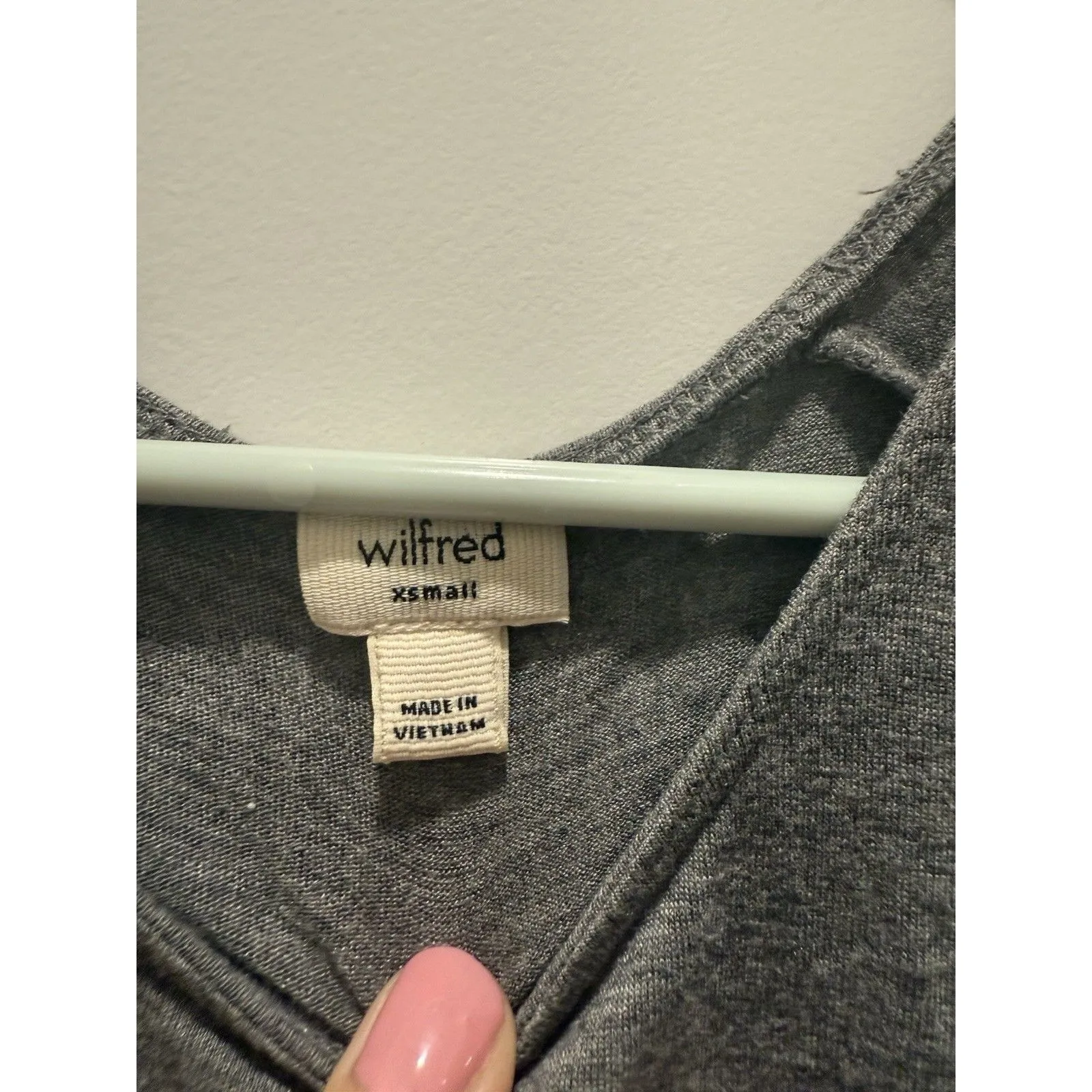 Aritzia Tank Top Womens XS Extra Small Gray Wilfred Free Sleeveless Peplum - Image 2