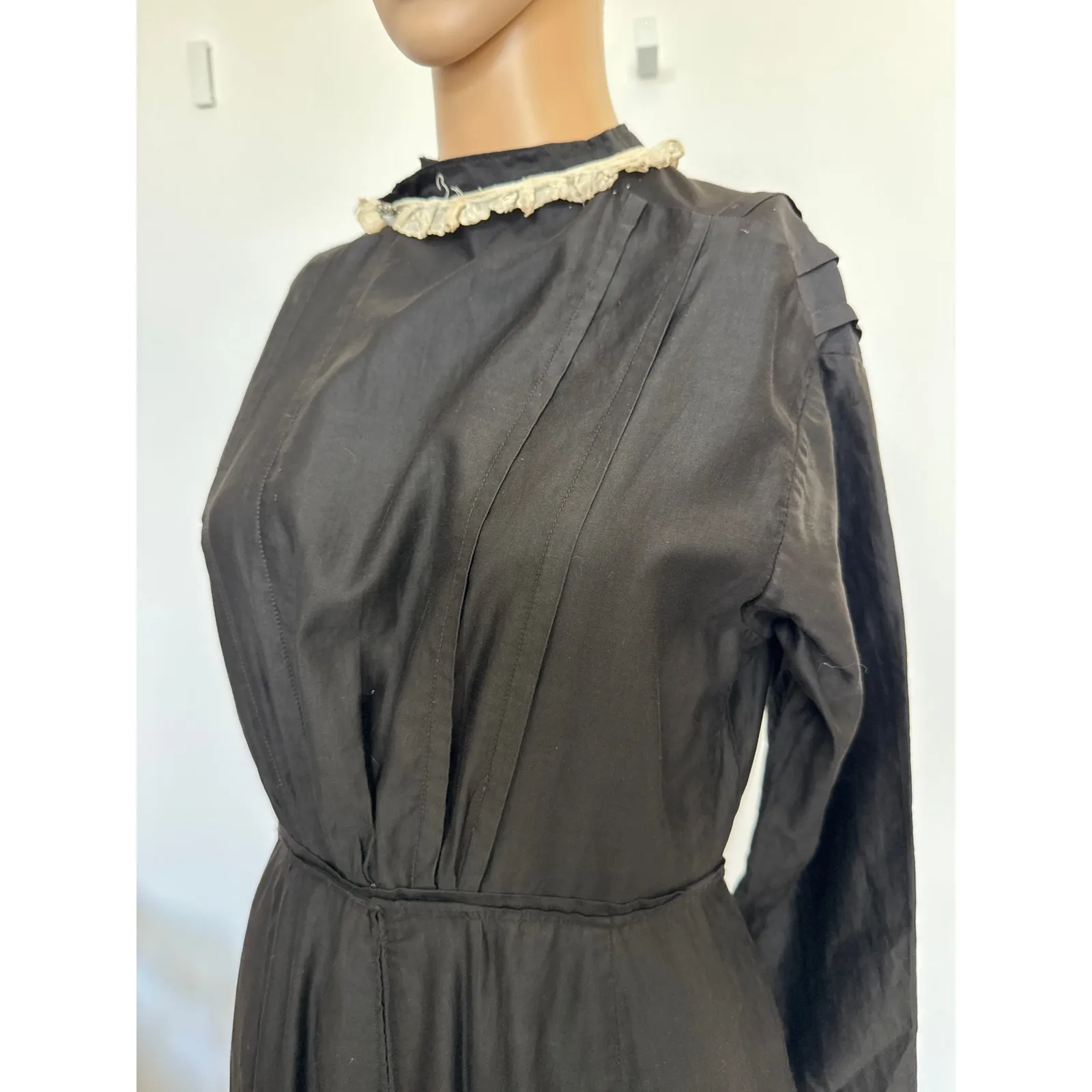 1900 Edwardian Black Mourning Dress Set w/ Brooch, Hat & Underskirt XS - Image 14