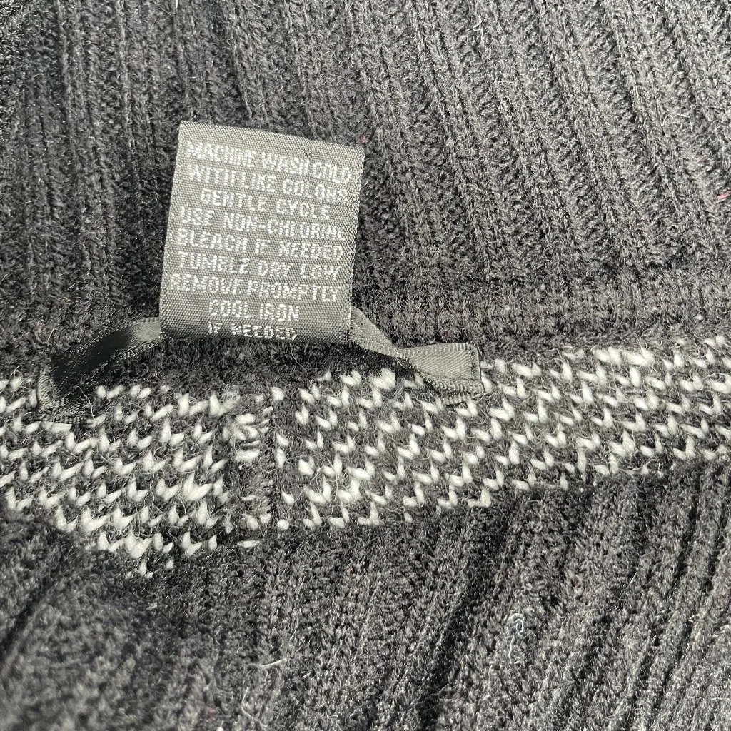 89th & Madison New York Black & White Fringe Detail Knit Poncho Medium - Image 9