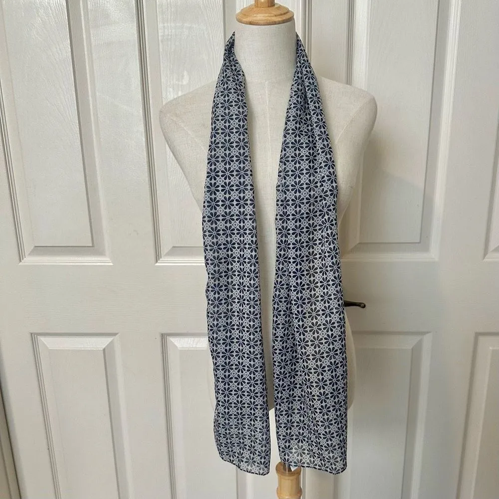 Blue and white floral scarf - Image 2