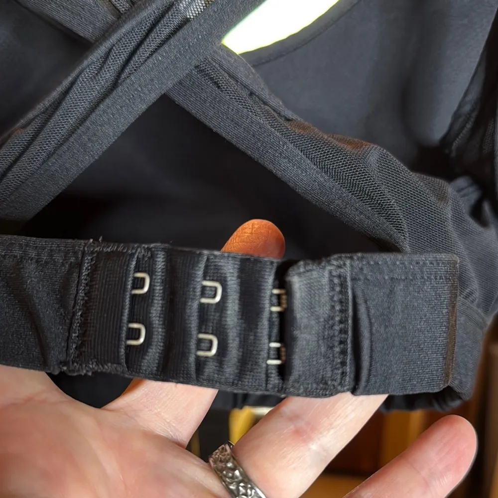 Aerie Offline Soutien Maxima Mesh Criss Cross Black Sports Bra Size Medium - Image 7