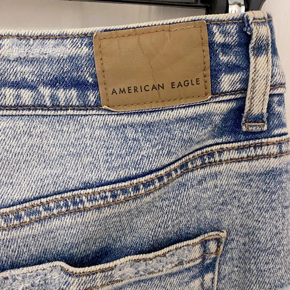 American Eagle Distressed Acid Wash Mom Jeans on 4 LONG - Image 8