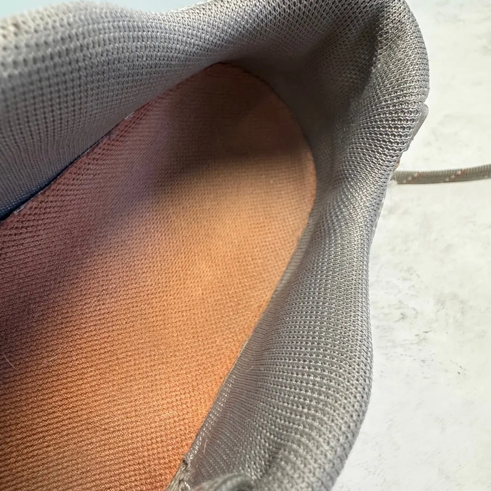 Women's The North Face Hiking Shoes Size 7.5 Beige Brown GoreTex Vibram Sole - Image 8