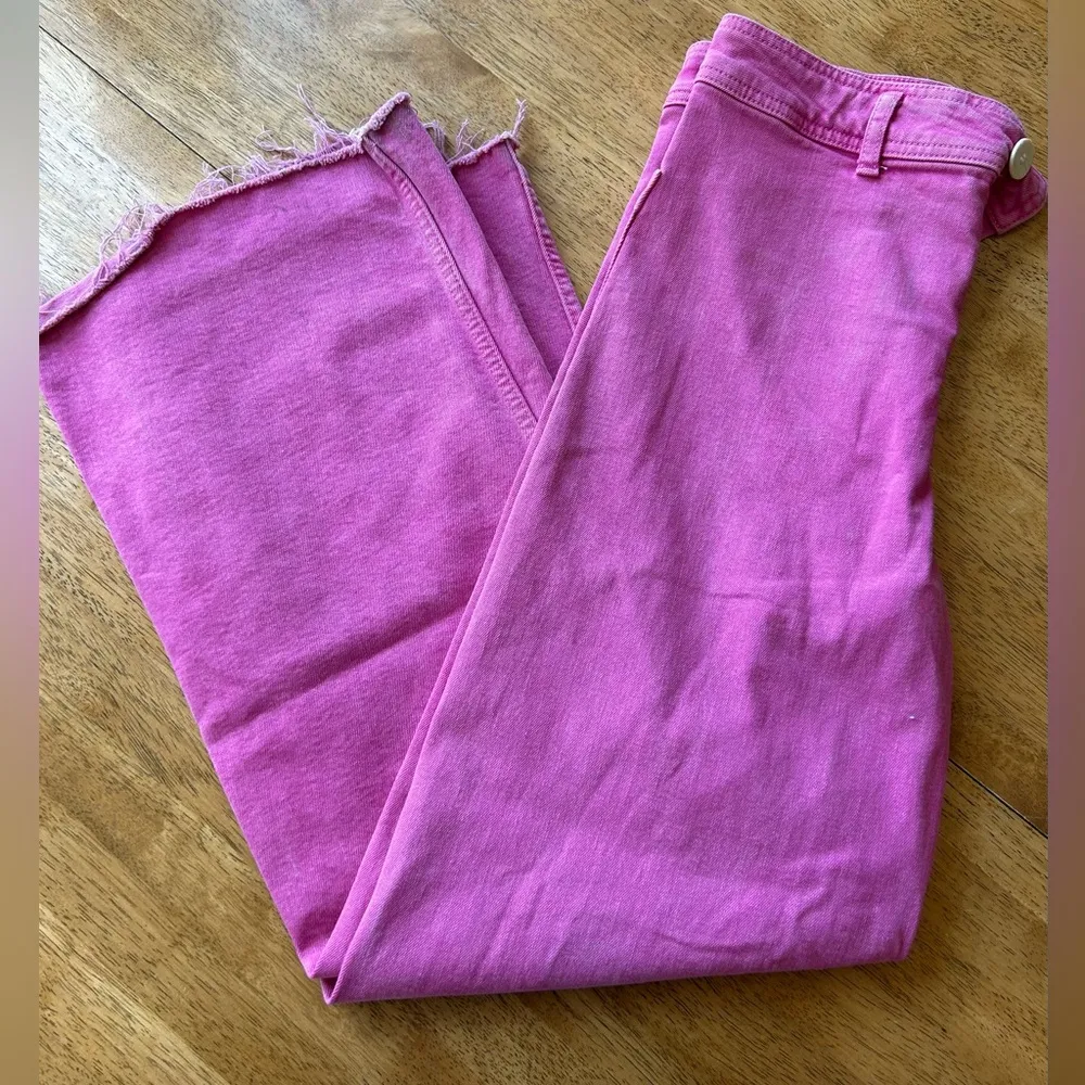 Zara women’s pink frayed jeans - Image 3