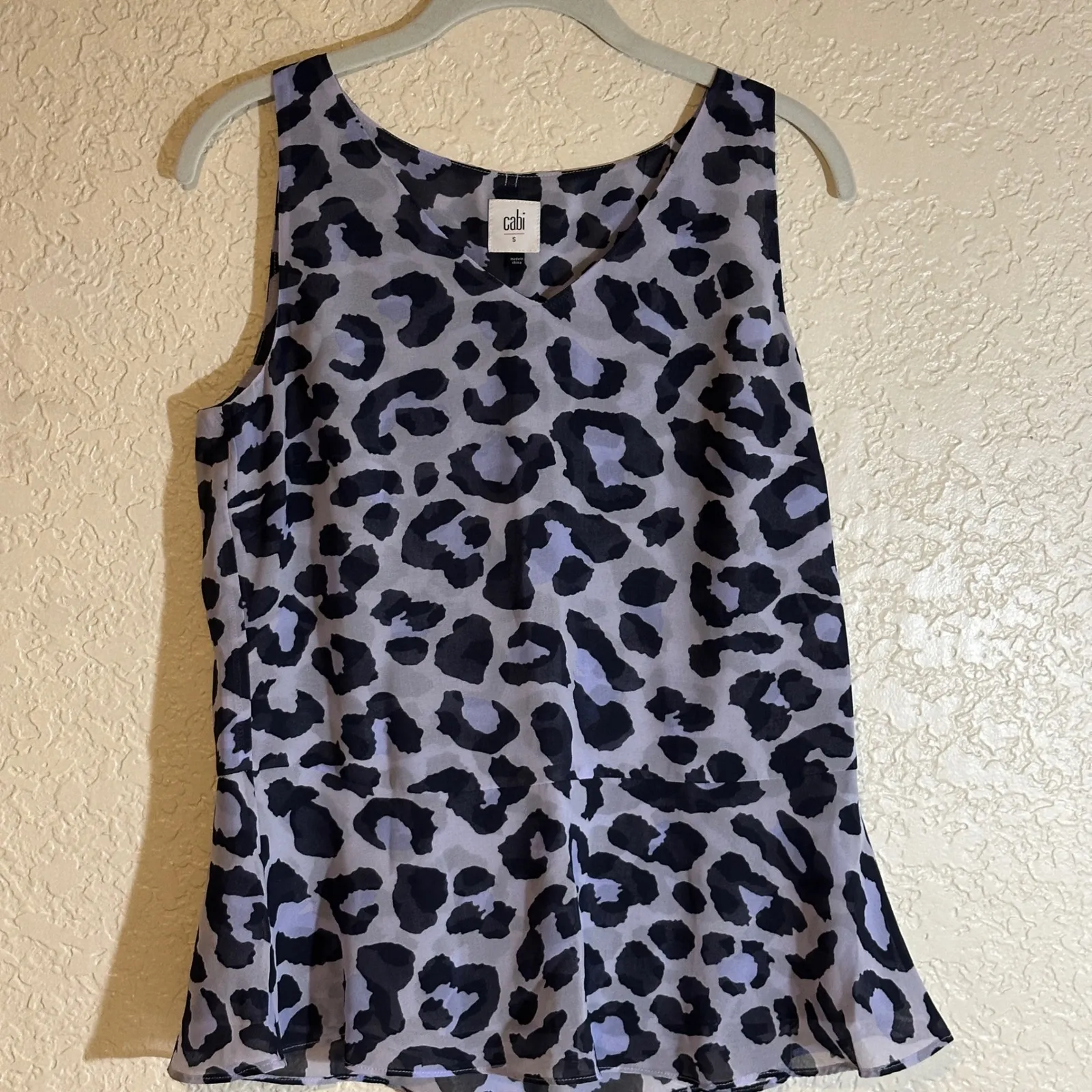 Cabi Sleeveless Small Leopard Print Lilac Purple Gray VNeck Peplum Tank Top - Image 7