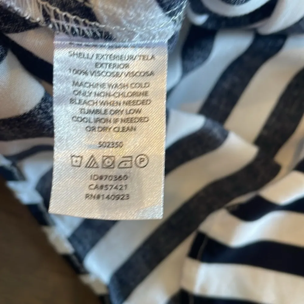 LOFT Petite Black and White Striped Tie Front Shell - Size XSP - Image 7