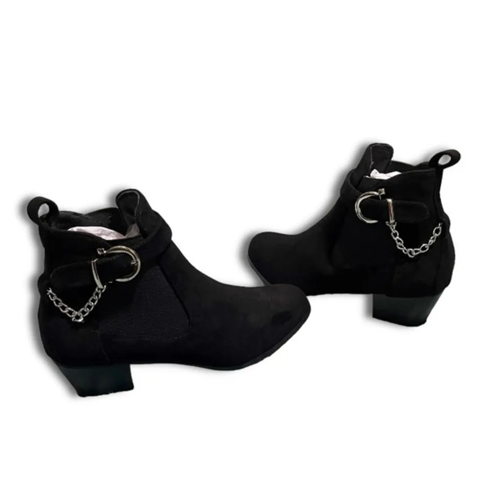 NWT NIB Chase & Chloe Chain Strap Chelsea Boot Black Faux Suede New size 10 - Image 11