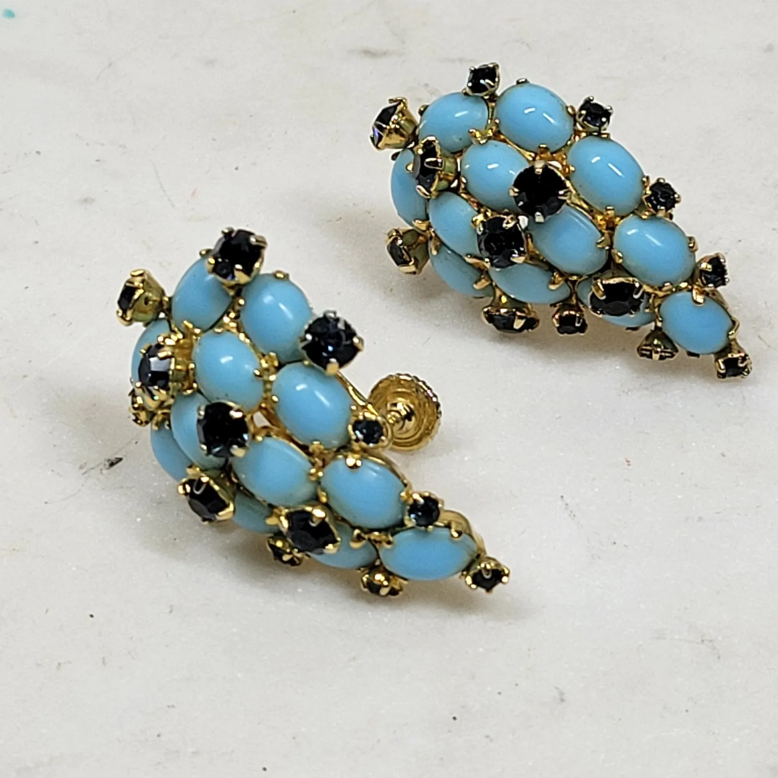 Vendome Cluster Rhinestones Earrings Blue Faux Opal Grapes Gold Tone Signed - Image 12