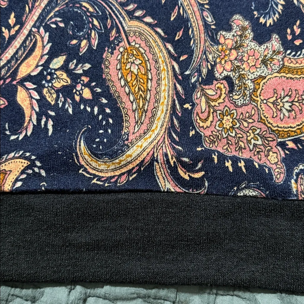 Sew In Love women’s size small pullover long sleeve lightweight sweater paisley Black - Image 4