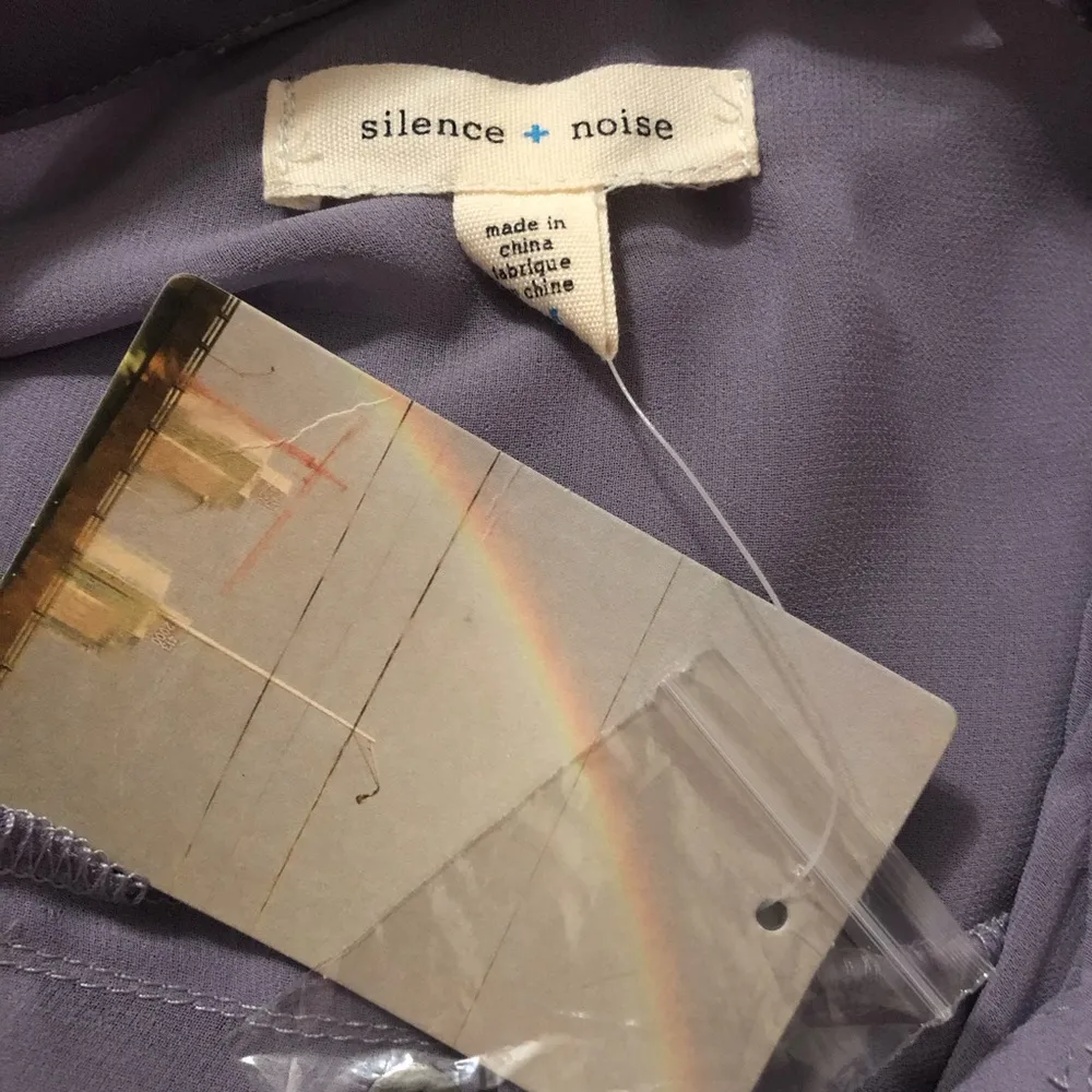 NWT ANTHROPOLOGIE SILENCE + NOISE Button Down Shirt Size M - Image 7