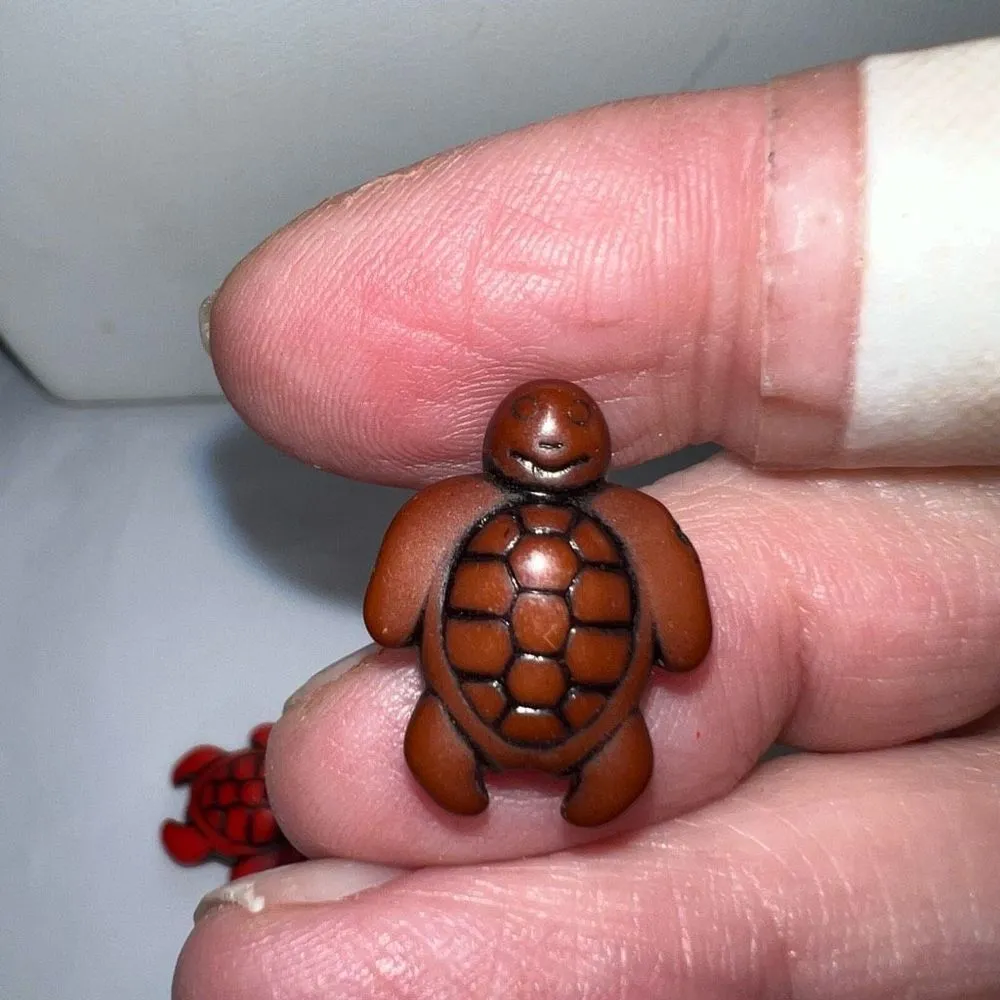 Set of Two Carved Turtle Beads‎ Red - Image 8