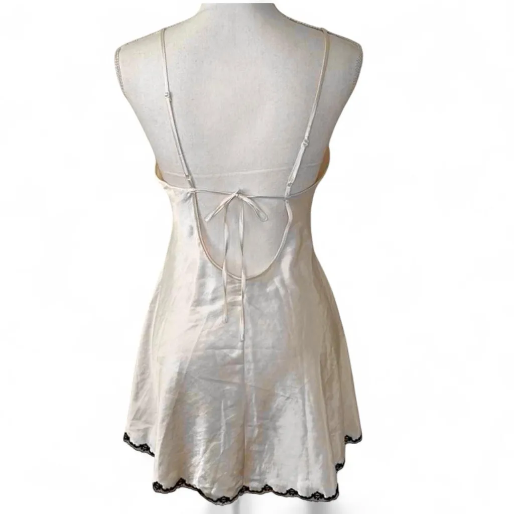 Victoria’s Secret Y2K Satin Slip - Image 3