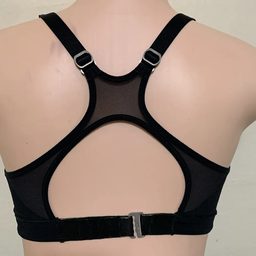 Nike Dri-Fit woman yoga strap sport bra size XS look at all pics black - Image 4