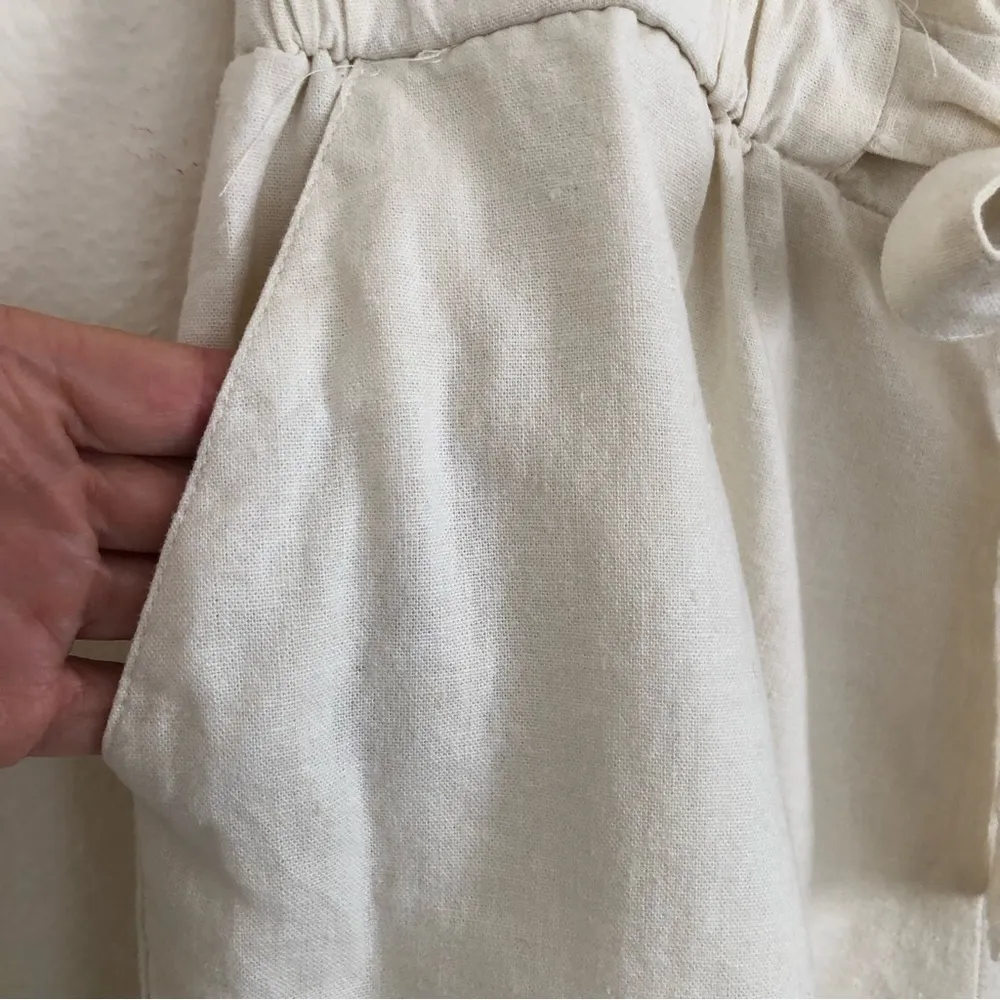 50% OFF Cream Linen Blend Shorts L Size L - Image 2