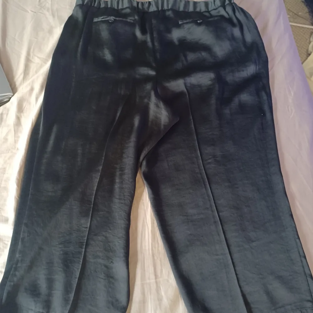 Lane Bryant womens black polyester pants size 18 cropped - Image 6