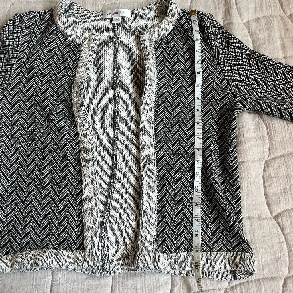 Amour Vert Darcy Chevron Black and White Organic Cotton Open Cardigan Jacket - Image 6