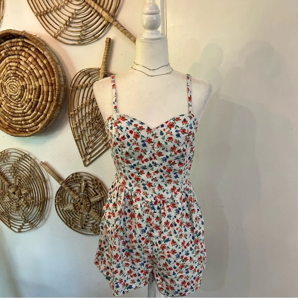 Old Navy Floral Romper with Pockets Cottagecore Summer Playsuit M - Image 2