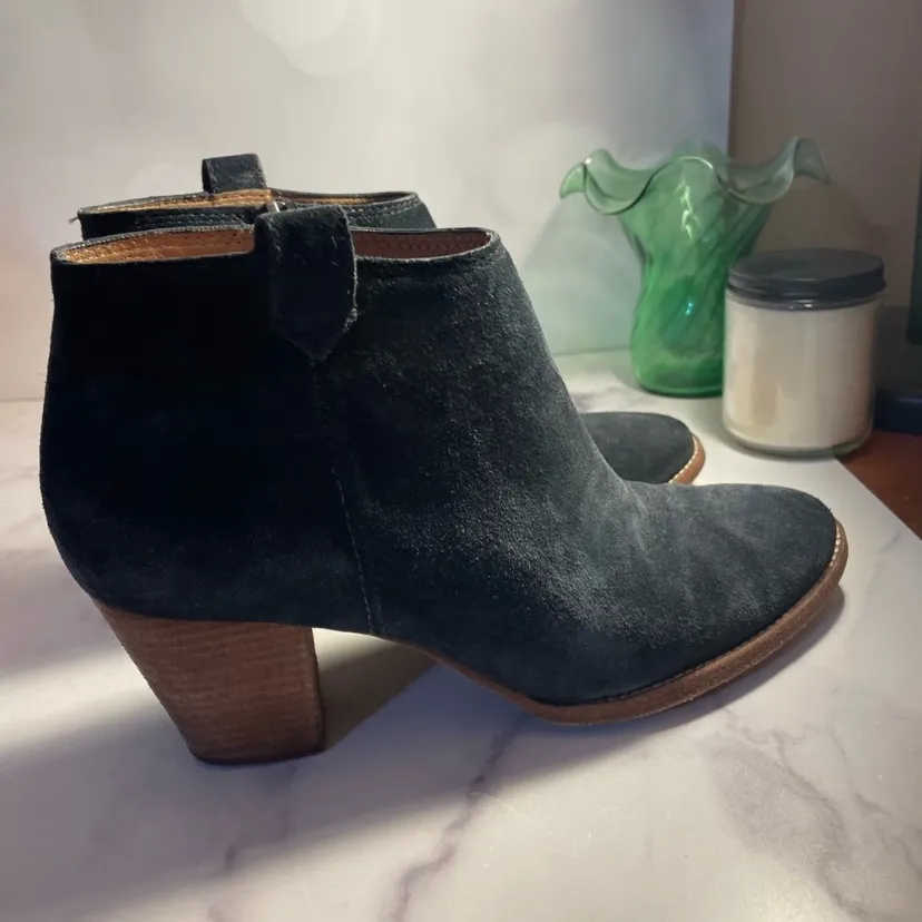 Madewell The Billie Suede Anke Boot in black 9 - Image 6