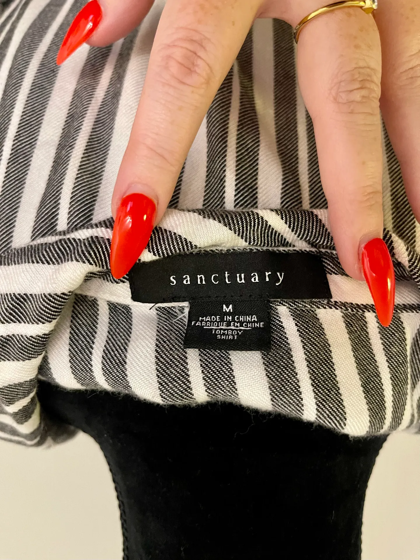 Black White Striped Soft Button Up Shirt Size Medium - Image 5