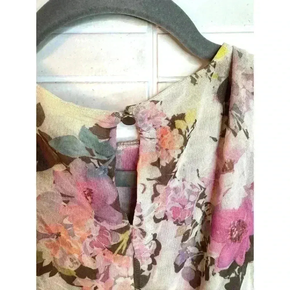 Bebe blouse women's size small - Image 4