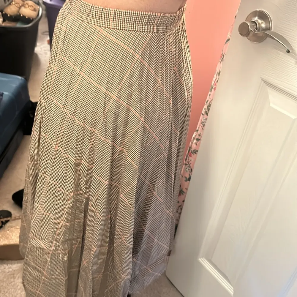 Plaid Pleated Maxi Skirt - Image 4