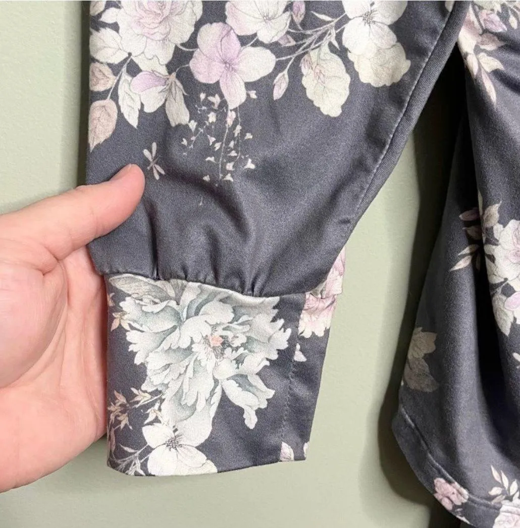 Flora Nikrozz Women’s Floral Pajama Set Pants Top Grey Pink Size Medium - Image 7