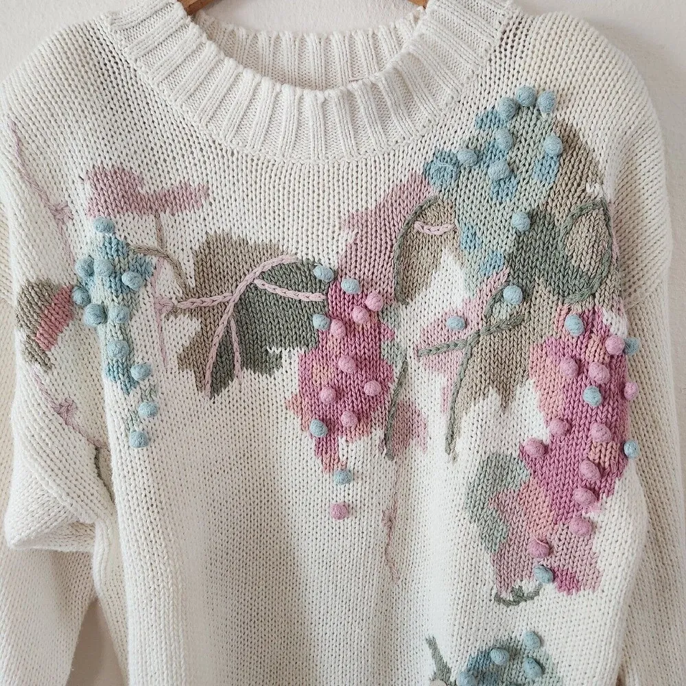 Vintage 80s Kirsten Grey Knit Sweater Pullover Pastel Floral Grapes Cottagecore White Size L - Image 5
