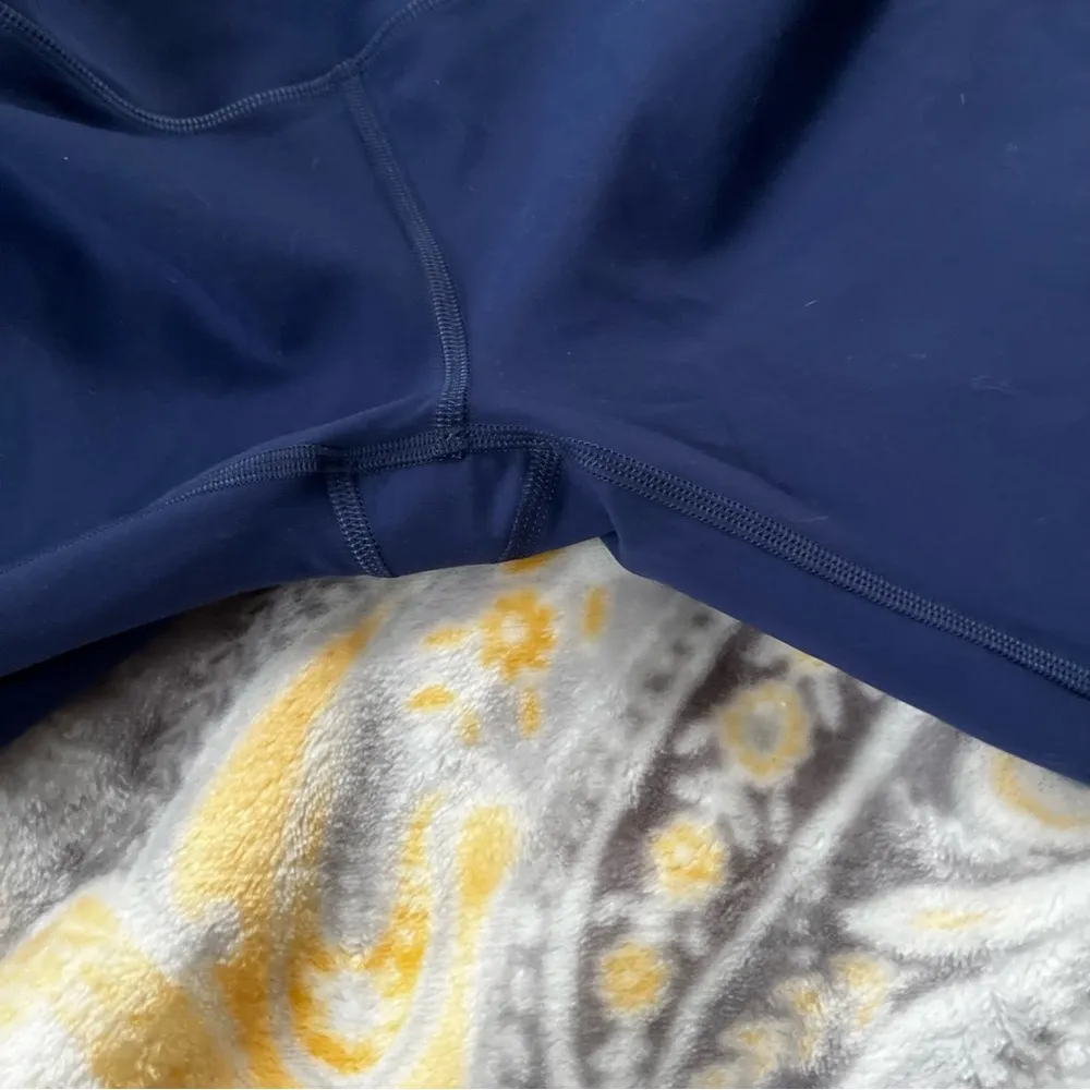 Lululemon blue wunder train 25” leggings size 6 - Image 2