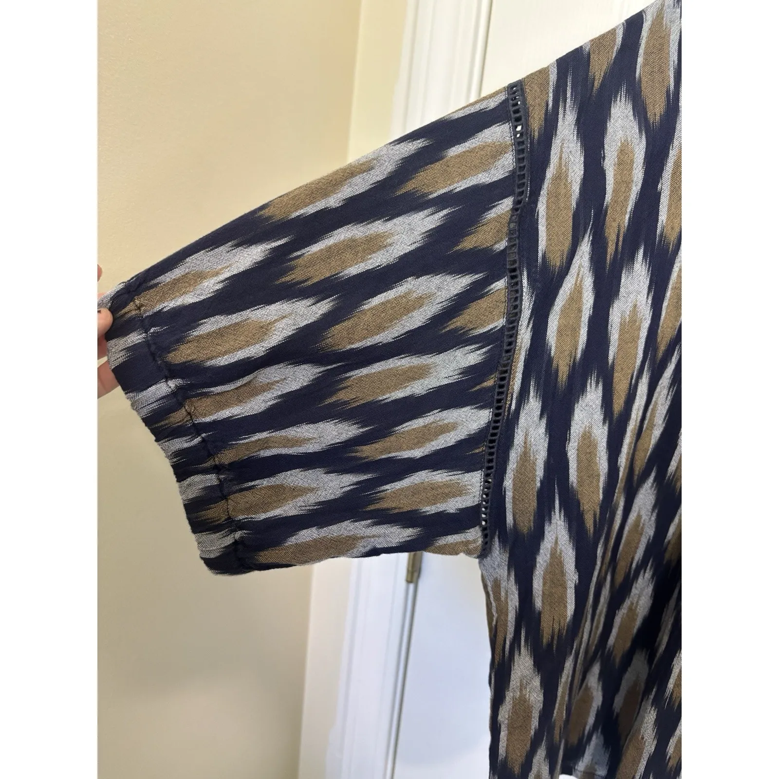 Garnet Hill Uma Ikat Button Front Top Size Large Geometric Lagenlook Boxy Boho - Image 4