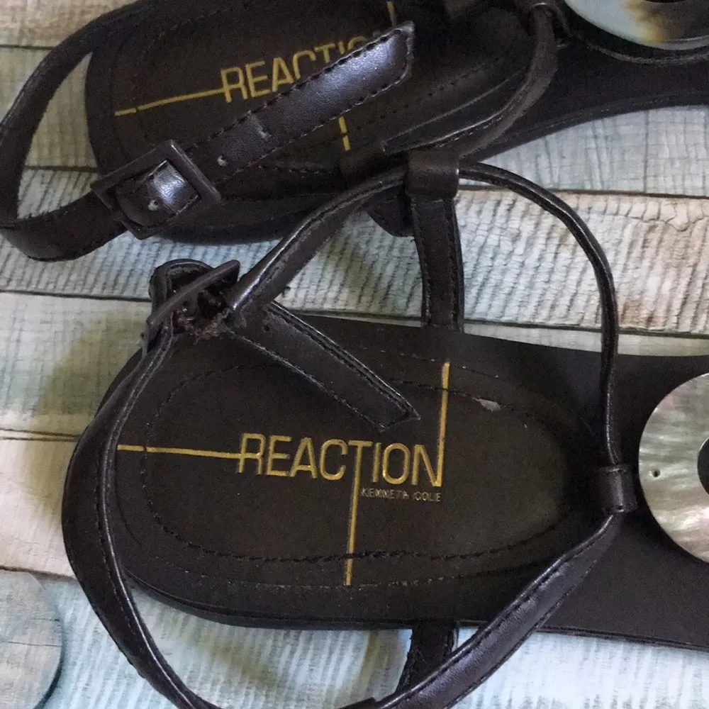 Kenneth Cole Circles Brown Sandals - Image 3