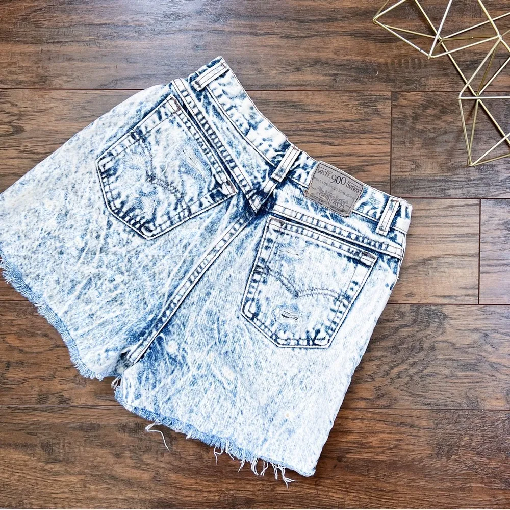 Levi’s • vintage 900 Series cut off shorts acid wash denim bleached frayed 80s - Image 2