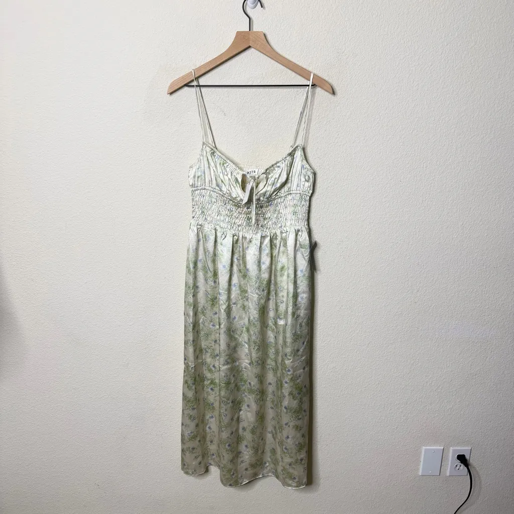 ASTR The Label Women's White Smocked Maxi Dress Satin Floral Womens Size M - Image 4