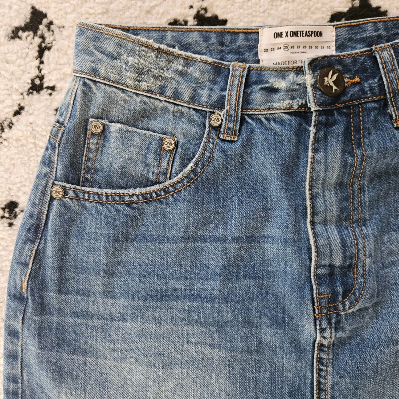ONE X ONETEASPOON Distressed Denim Skirt Blue Frayed Raw Hem Cutoff Size 25 - Image 4
