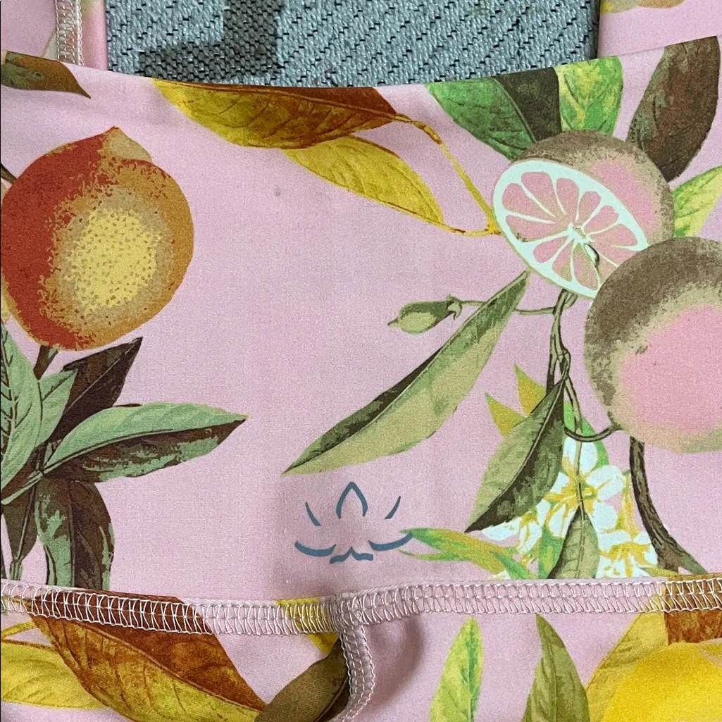 BEYOND YOGA Lemon High Waist Midi Leggings - Pink Lemonade, size small - Image 3