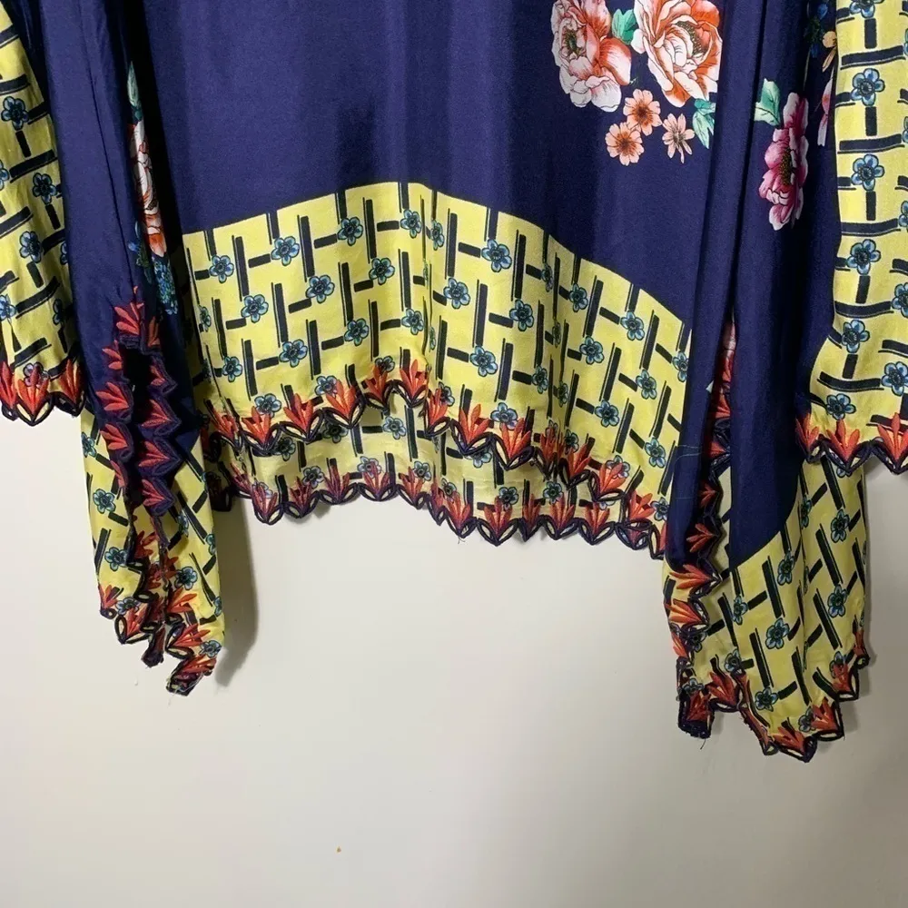 Johnny Was Dinah blue Silk Floral-Print Top with Embroidered Detail M - Image 4