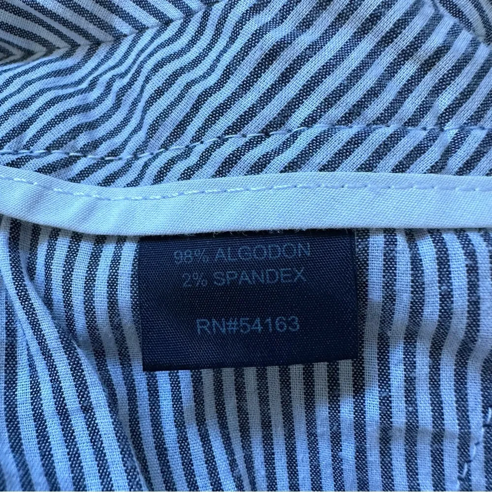 🦋 Women’s Tommy Hilfiger Chino shorts size 4 - Image 5