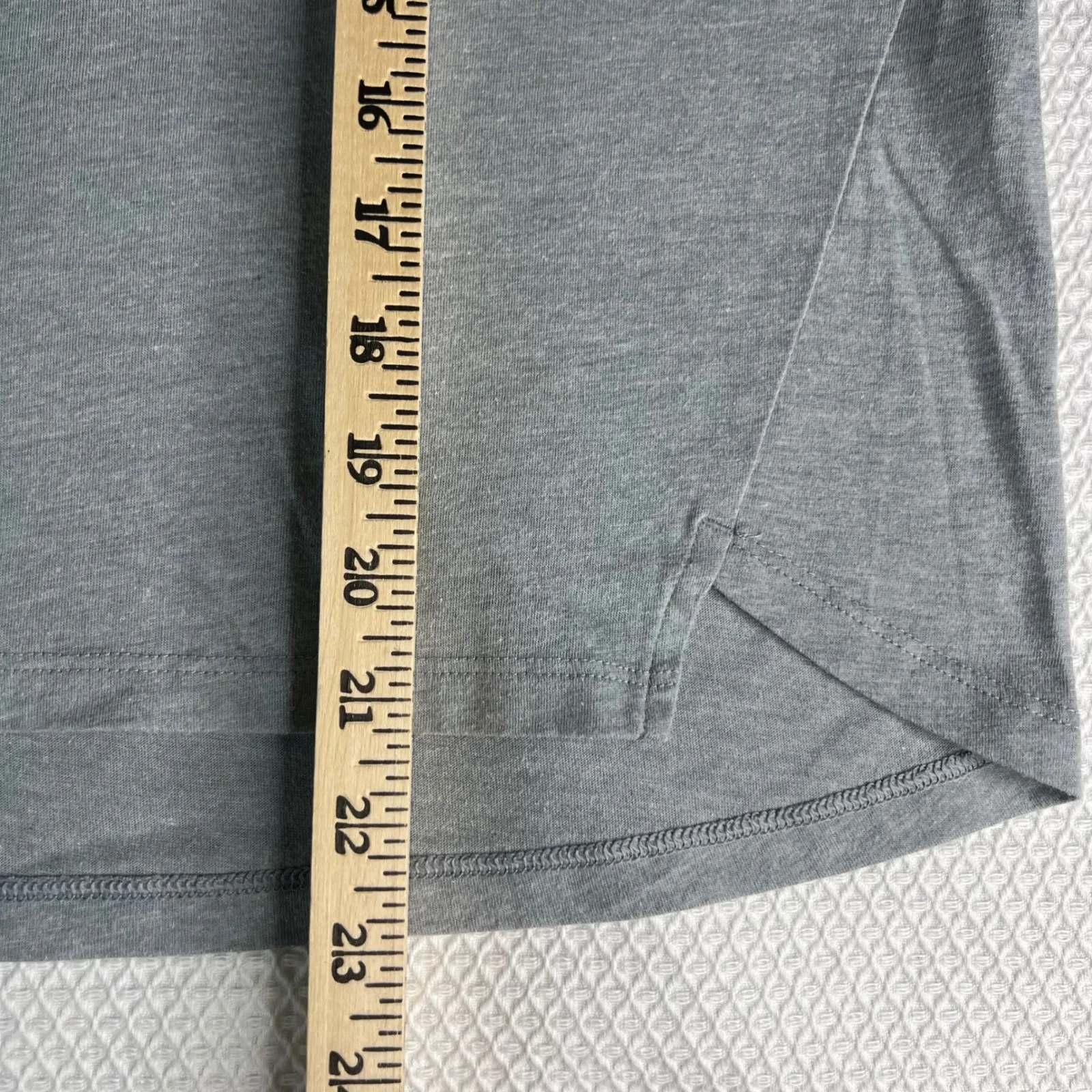 Under Armour Project Rock Bull Logo T Shirt Women's Size Small Grey Loose Fit - Image 6