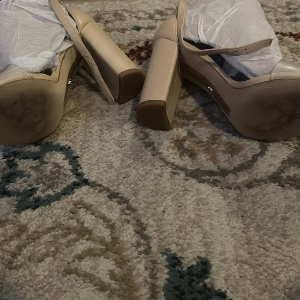 Almond/ Clear Block Heels - Image 4