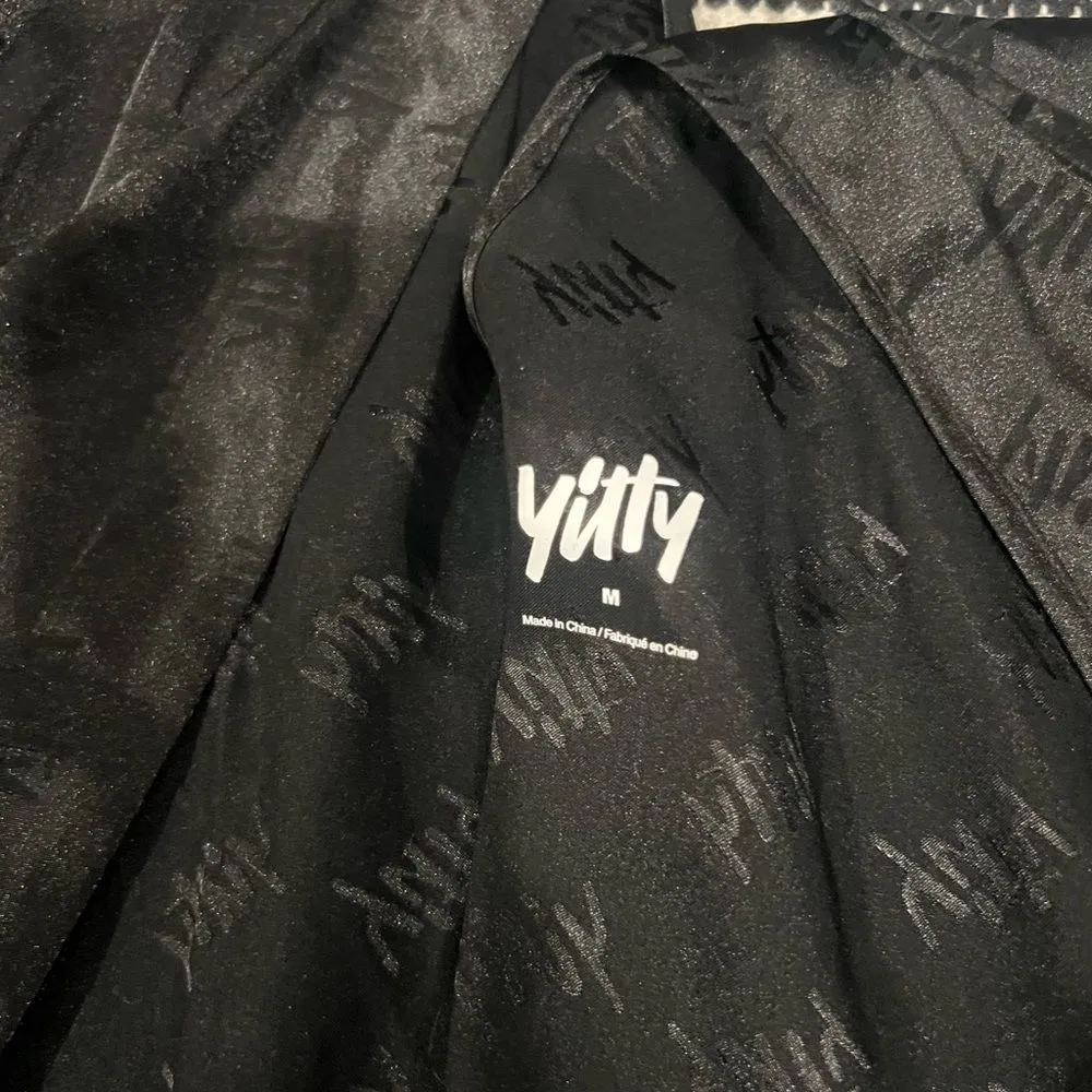 YITTY Women's Satin Pretty Mini Robe Size Medium Iconic Black - Image 12