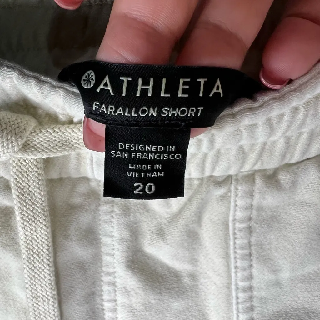 Athleta Farallon Cream Athletic Knit Pull On Shorts - Image 8