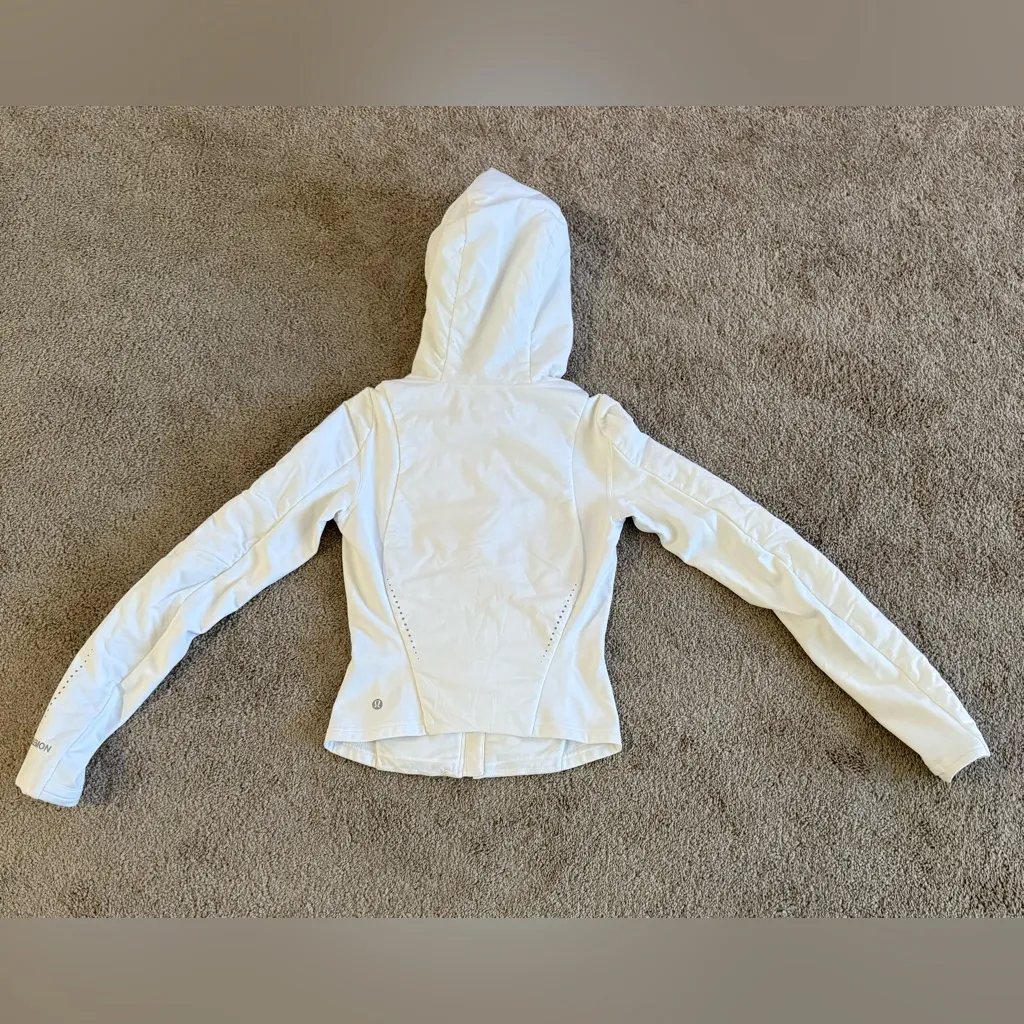 NWOT Lululemon Push Your Pace Jacket Coat White PrimaLoft Size 2 2023 Release - Image 8