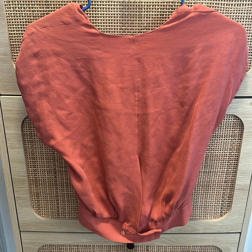 L'Agence 100% Silk Crossover pink Blouse Size XS - Image 5