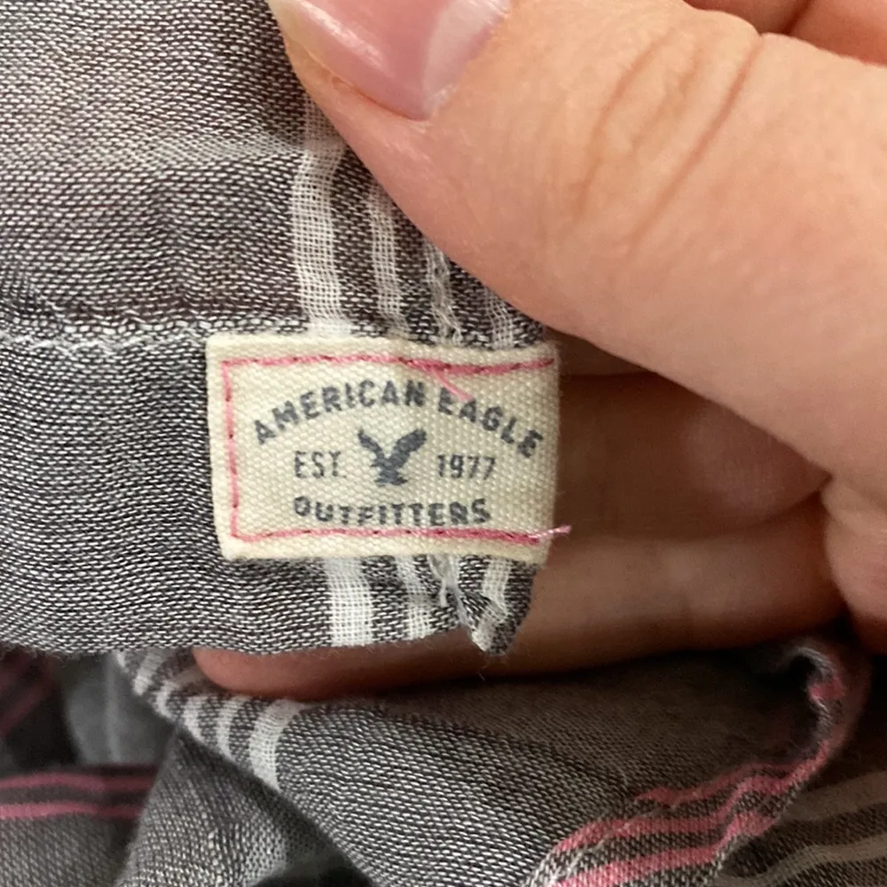 American Eagle grey vintage boyfriend  fit plaid button up shirt size M - Image 9