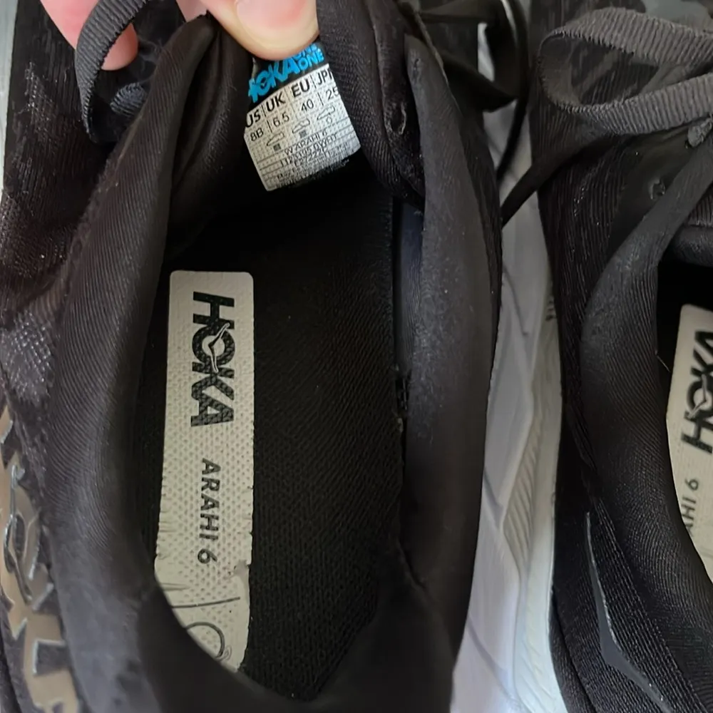 Hoka Arahi 6 Black Gray Running Shoes Sneakers Womens Size 8 - Image 7