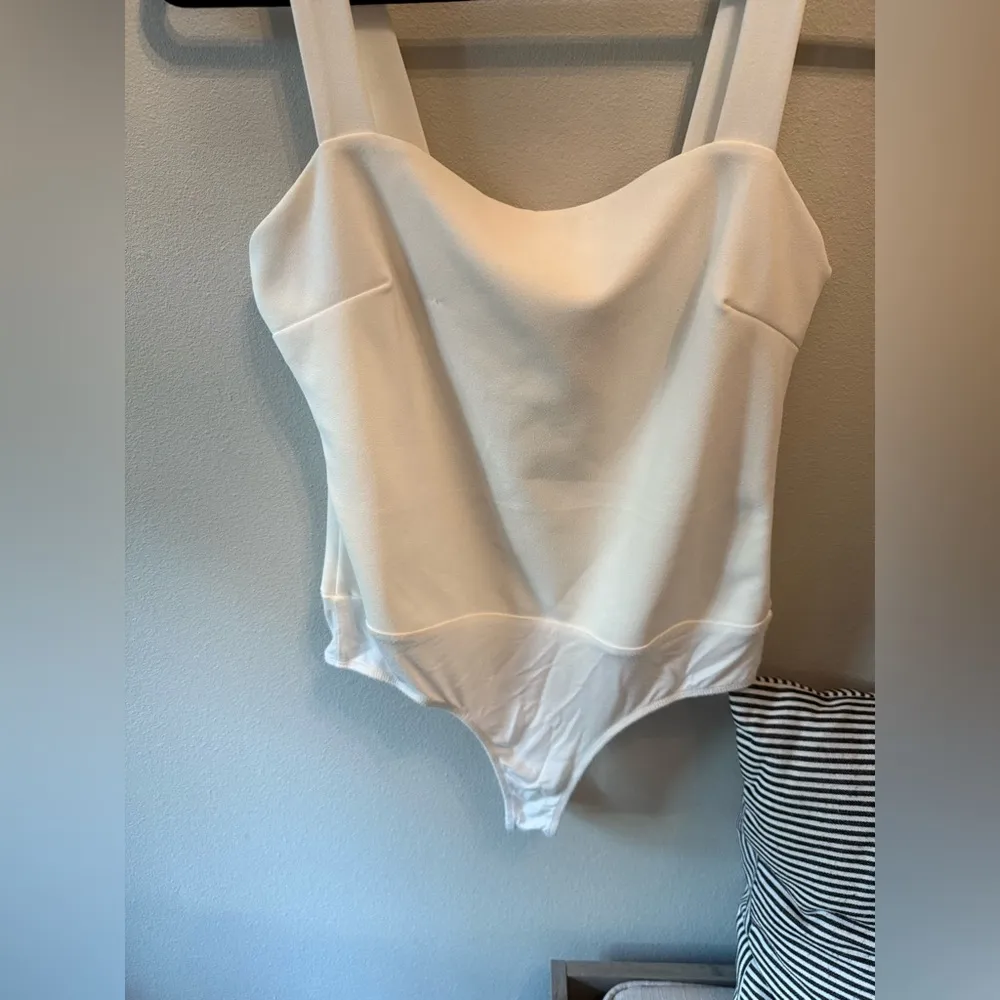 Lulu’s Symbolize White Sleeveless Bodysuit Size Medium NWOT - Image 6