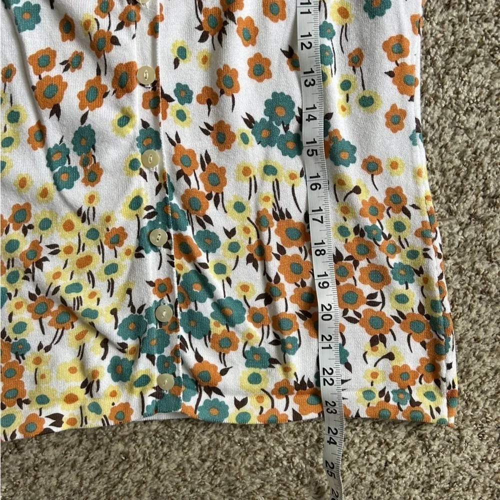 🦋 Shu Shu White Floral Collared Short Sleeve Button Down Medium - Image 5