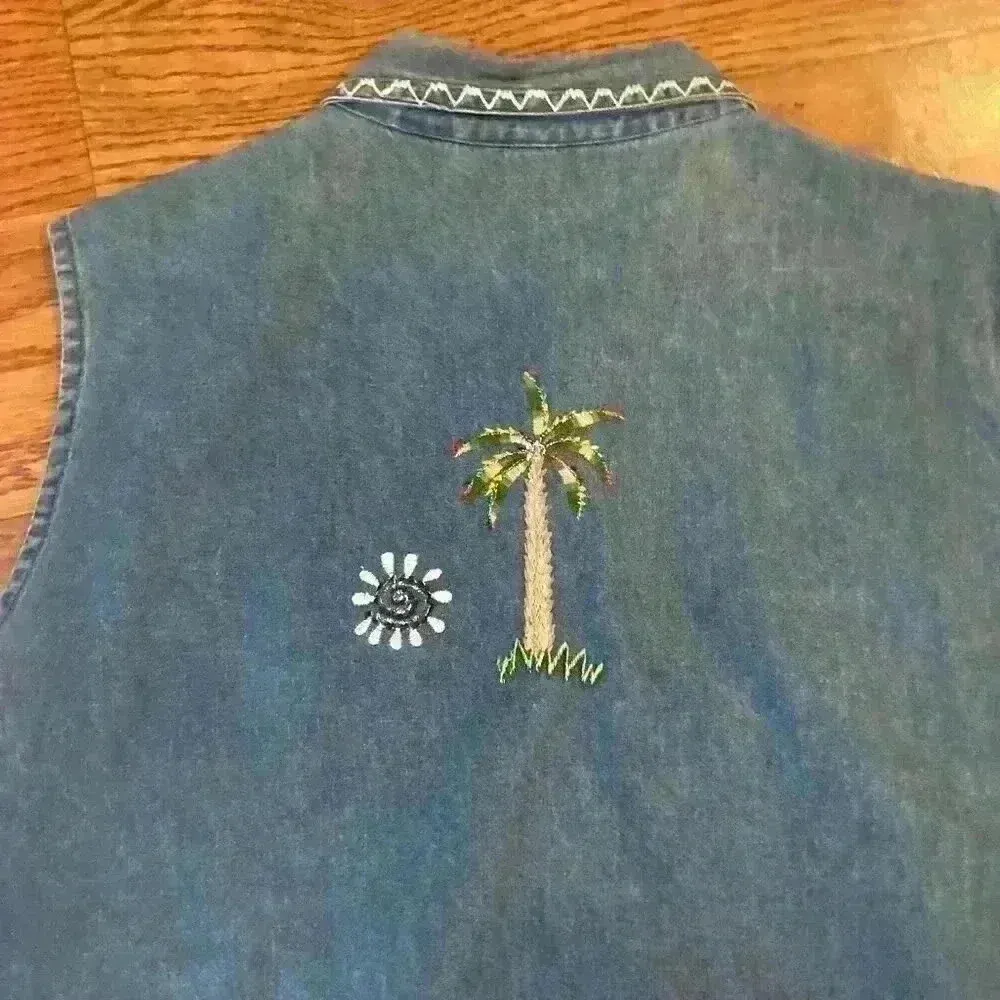 Vintage 90's Y2K Denim Vest Embroidered Safari Animals Size XL Made in India Blue - Image 9
