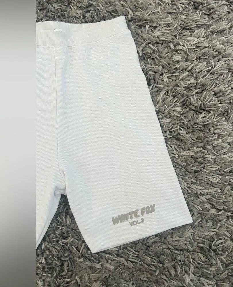 White Fox Boutique Women's White Shorts - Image 4