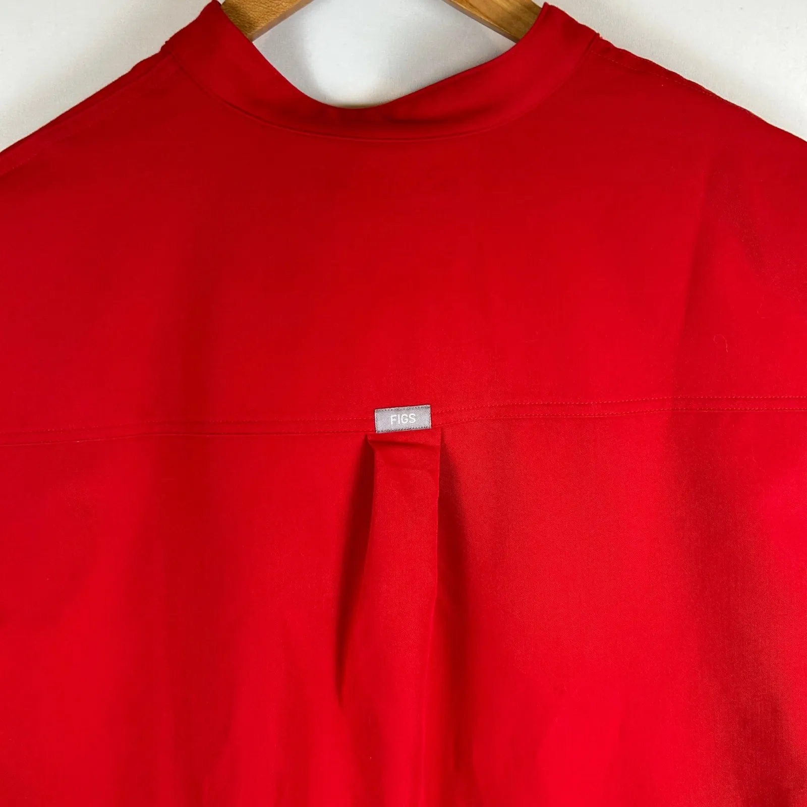 FIGS  Rafaela Scrub Top Technical Collection Red Sleeveless Women's Medium NEW - Image 16