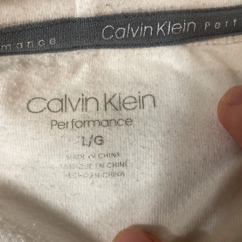 Calvin Klein Performance Pullover Hoodie size large - Image 5